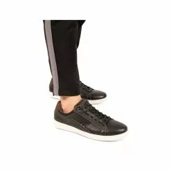 Baskets NOIR FREECODER -Claquettes Soldes baskets noir freecoder 29