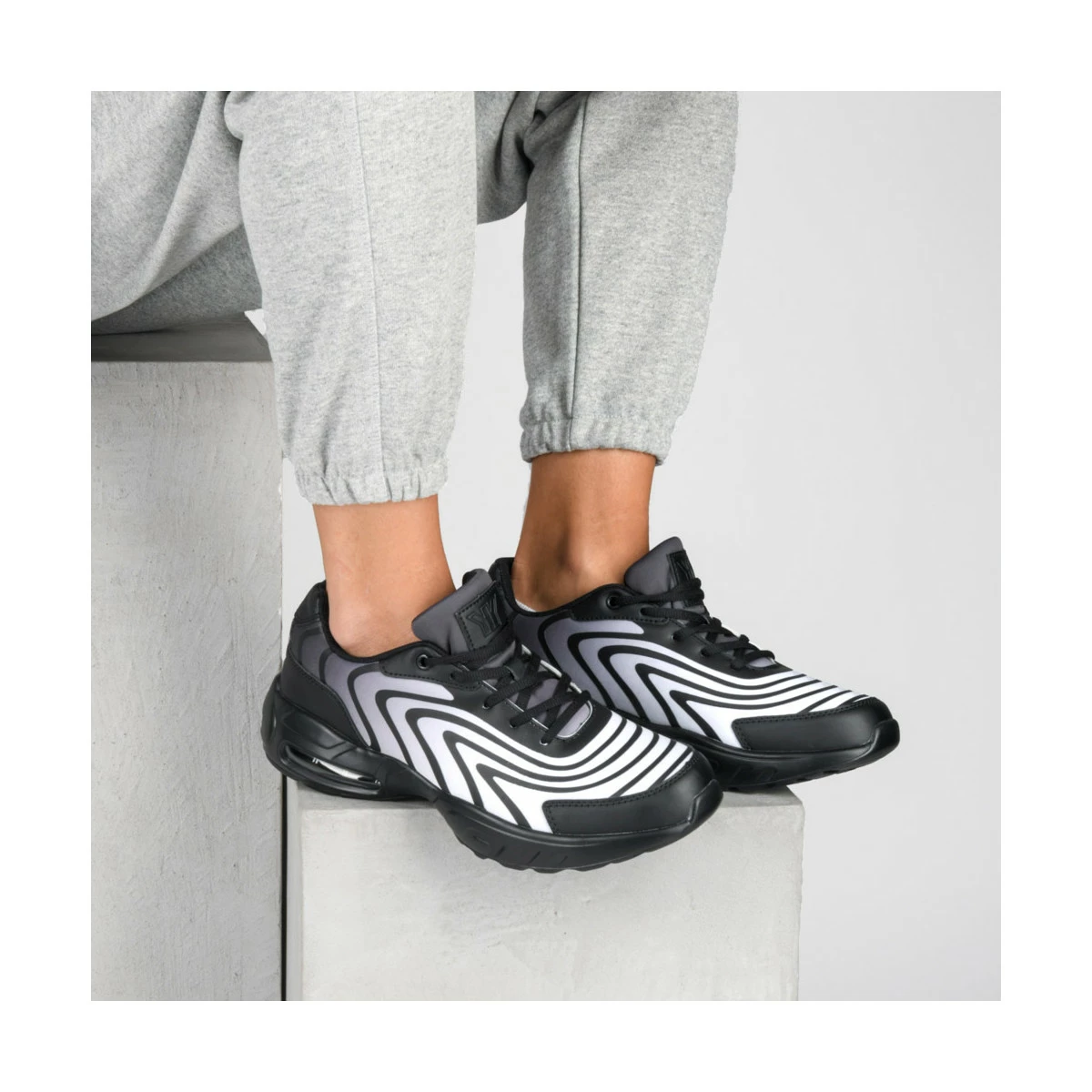 Baskets NOIR UNYK 4 Baskets NOIR UNYK – Image 2